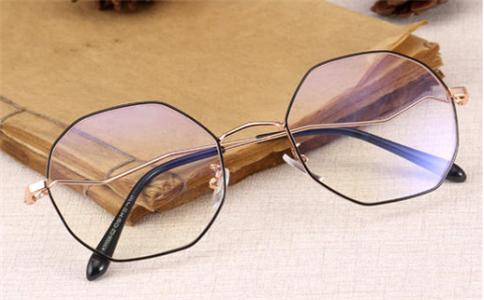 钛合金镜框为什么价格悬殊,钛镜架的优点和缺点