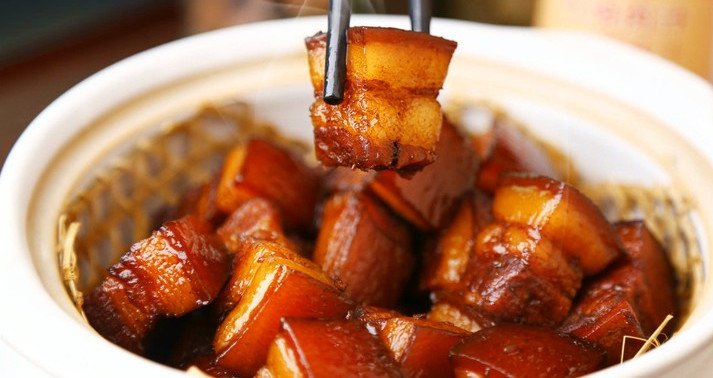 红烧肉一收汁发苦,红烧肉一下锅马上就焦了