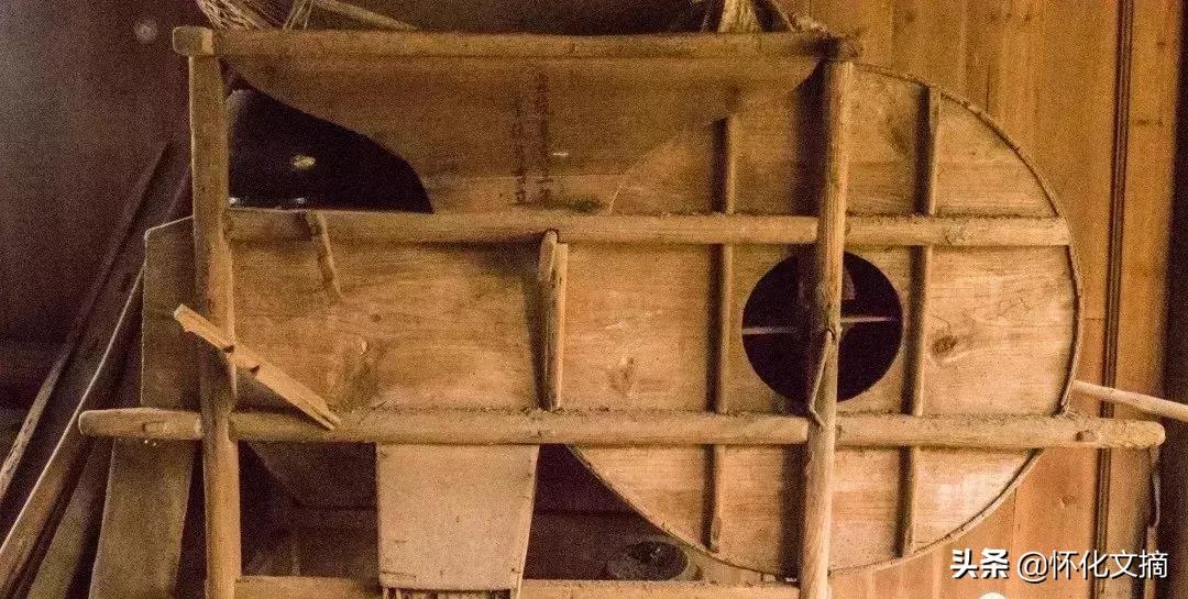 千年古苗寨老家寨全景,贵州千户苗寨农户家