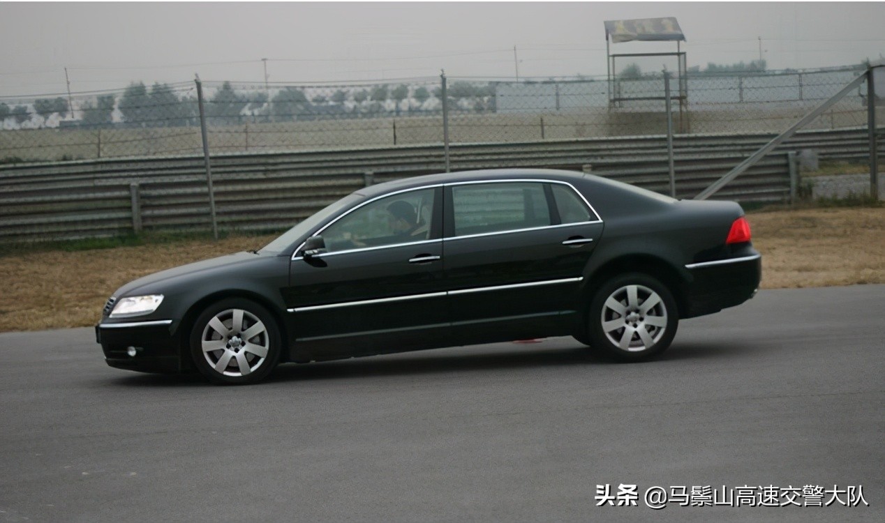 高速开车心里紧张恐惧,高速开车心慌头晕紧张低速没事