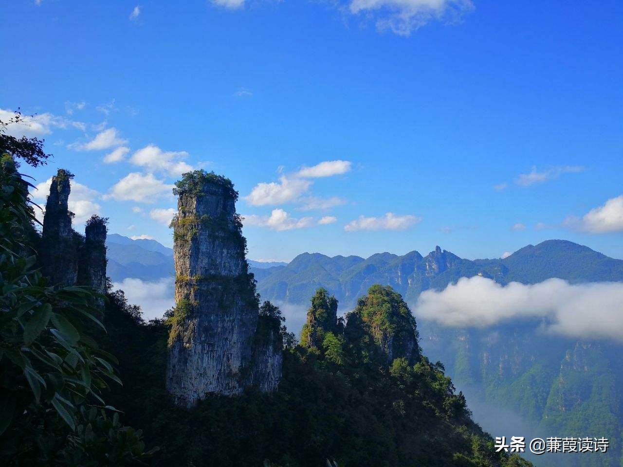 神仙吹出了一个美丽的柴埠溪，赋予这些山峰更加无限美丽的生命