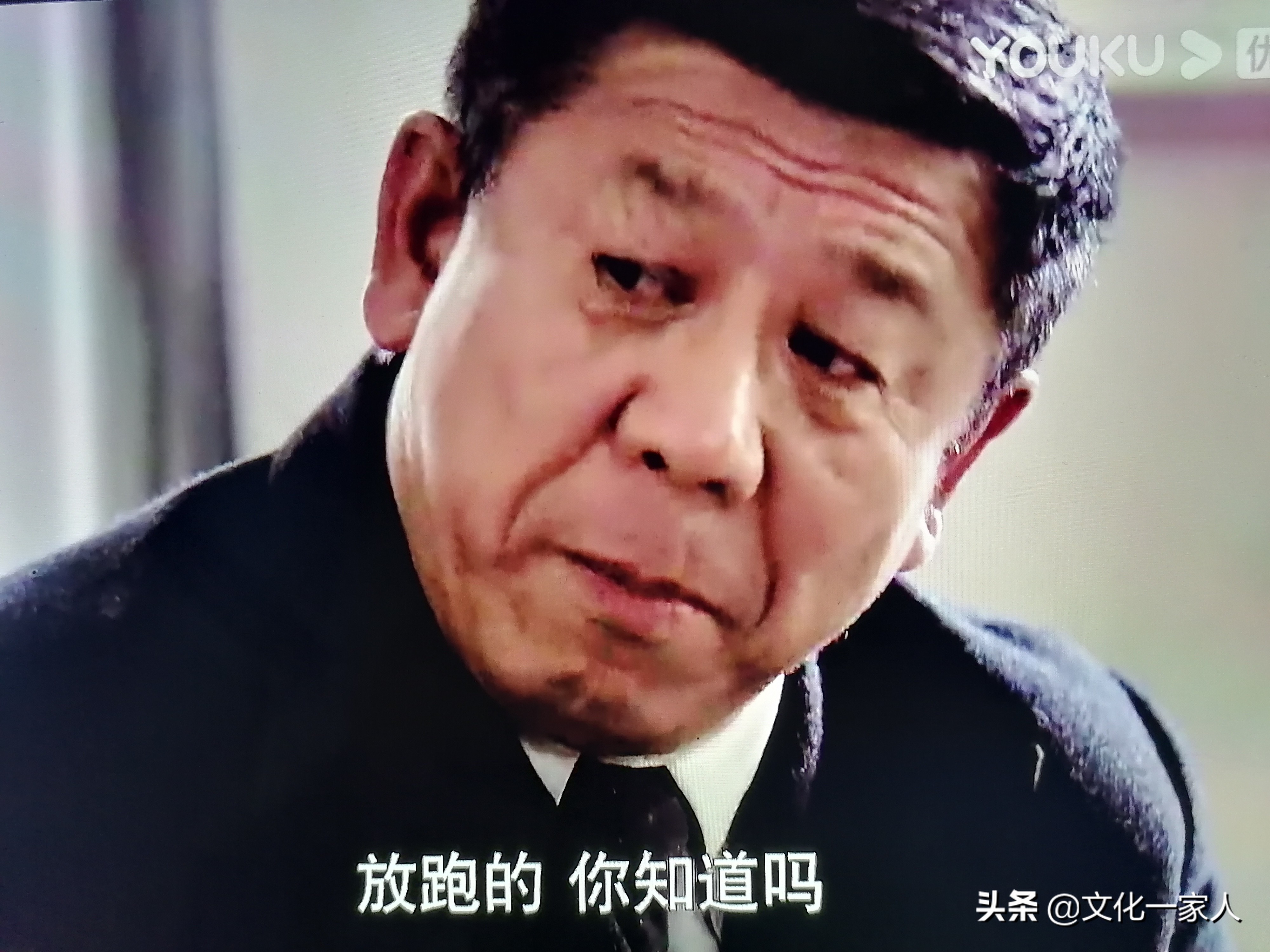 《悬崖》：一场敌中有我，我中有敌，斗智斗勇命悬一线的生死较量