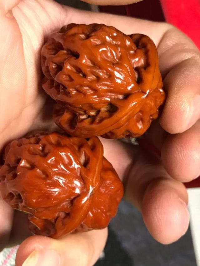 文玩核桃有色差怎么追色,文玩核桃怎么盘才是好