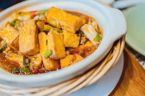 有璟阁是成龙开的吗,有璟阁港式餐厅是成龙吗