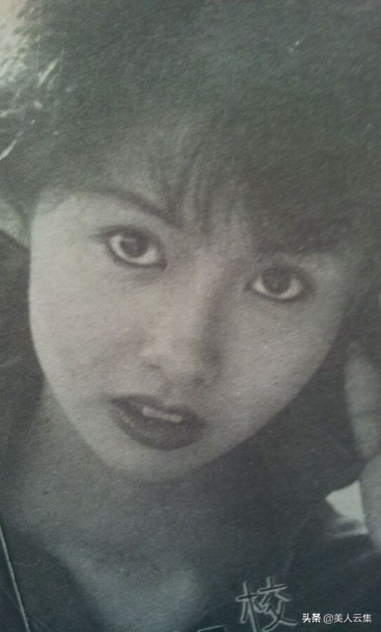 “性感*星艳**”邱淑贞：媚而不俗，娇艳欲滴，活在无数少男的*梦春**里