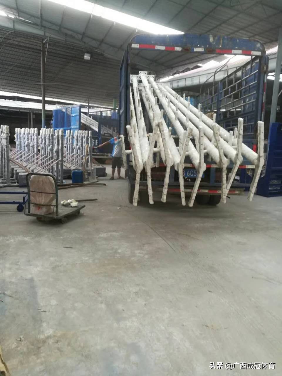 高杆球场灯厂家,四川室外球场照明灯厂家