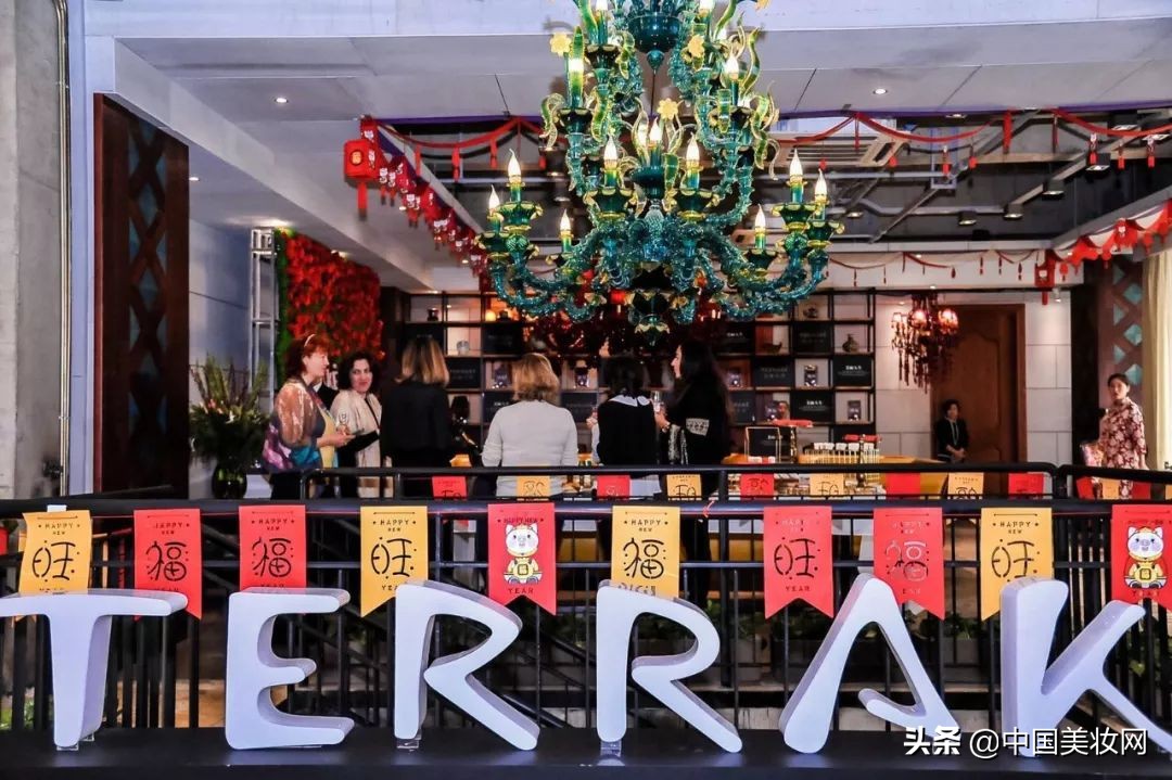 怎样的品牌基因,竟吸引这个“超级名媛团”为法国天芮打Call?