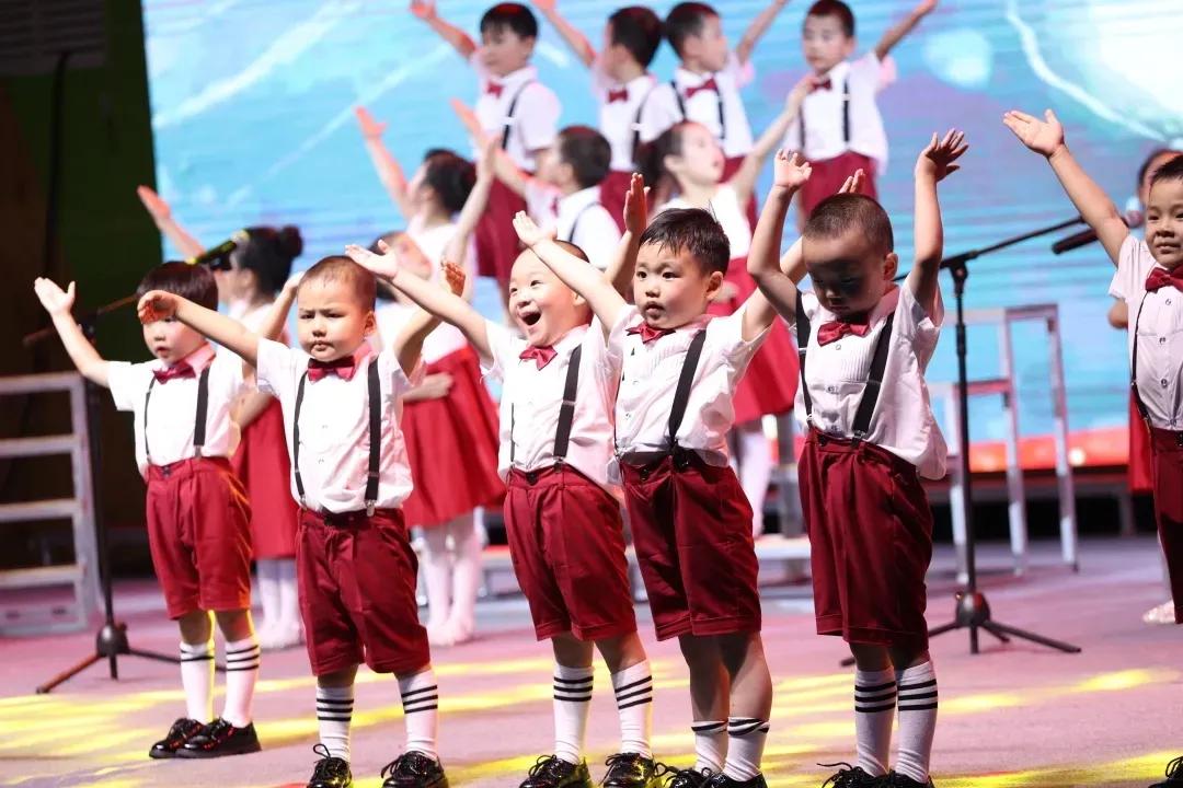 剑阁县鼓楼幼儿园庆祝中国*产党共**成立100周年暨毕业典礼文艺汇演