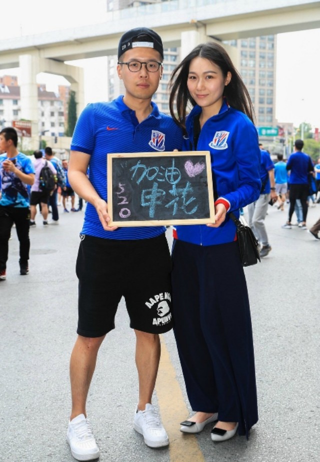 足球运动员喜欢的女孩,喜欢足球的女孩