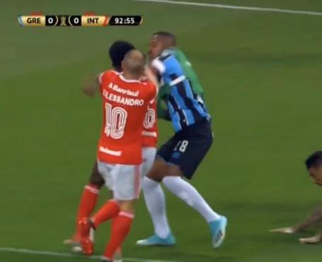 百人群殴失控集锦,10人群殴wwe