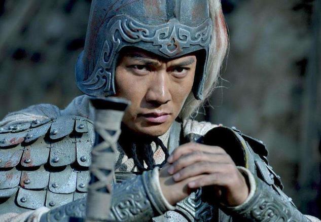 为什么赵云战绩平平演义却封神,现实中的赵云比演义里的赵云更强