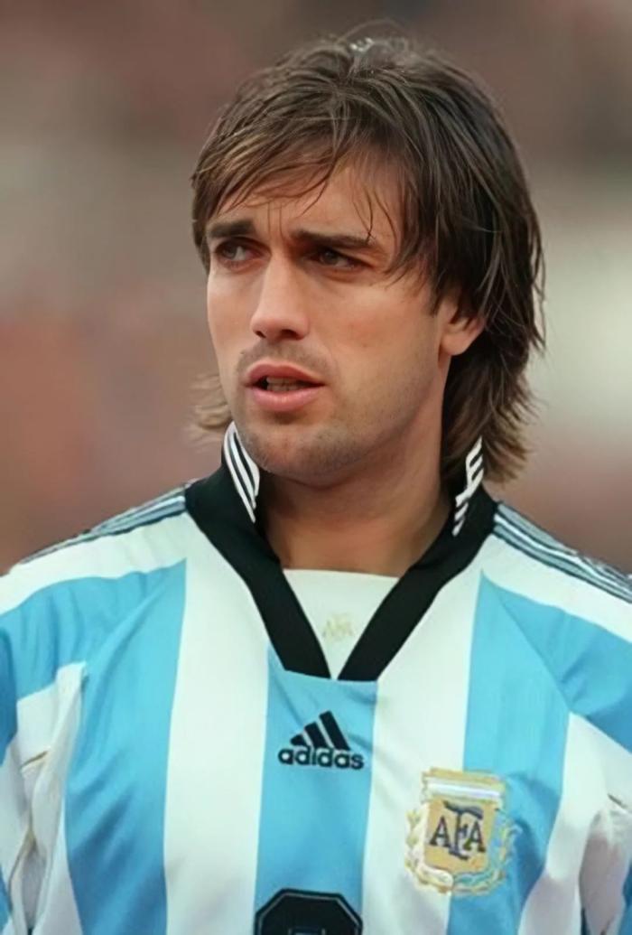 足球岁月记忆完整视频,足球记忆青春