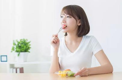 热天非常热然后长了痘痘是什么痘,夏天长痘怎么办教你轻松赶跑痘痘