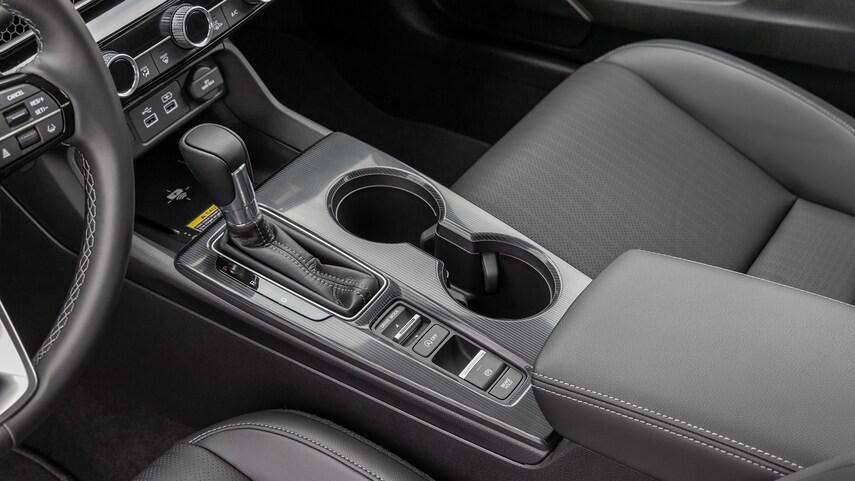 本田雅阁思域2023款哪款最值得买,本田思域顶配值得买还是买雅阁