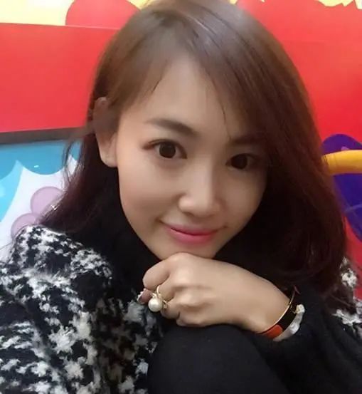 王宝强的小孩多大了长得怎么样,王宝强10岁儿子近照曝光