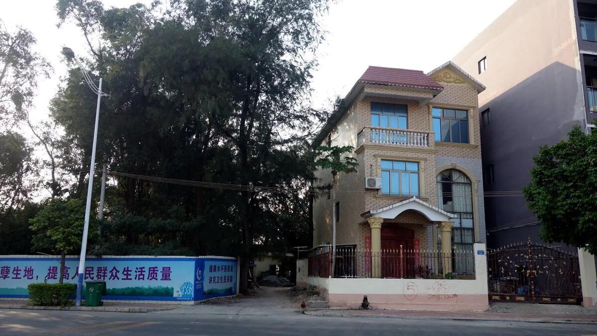 侨港边上的大、小老虎村，房租很低但住的人却很少，如今面临改造