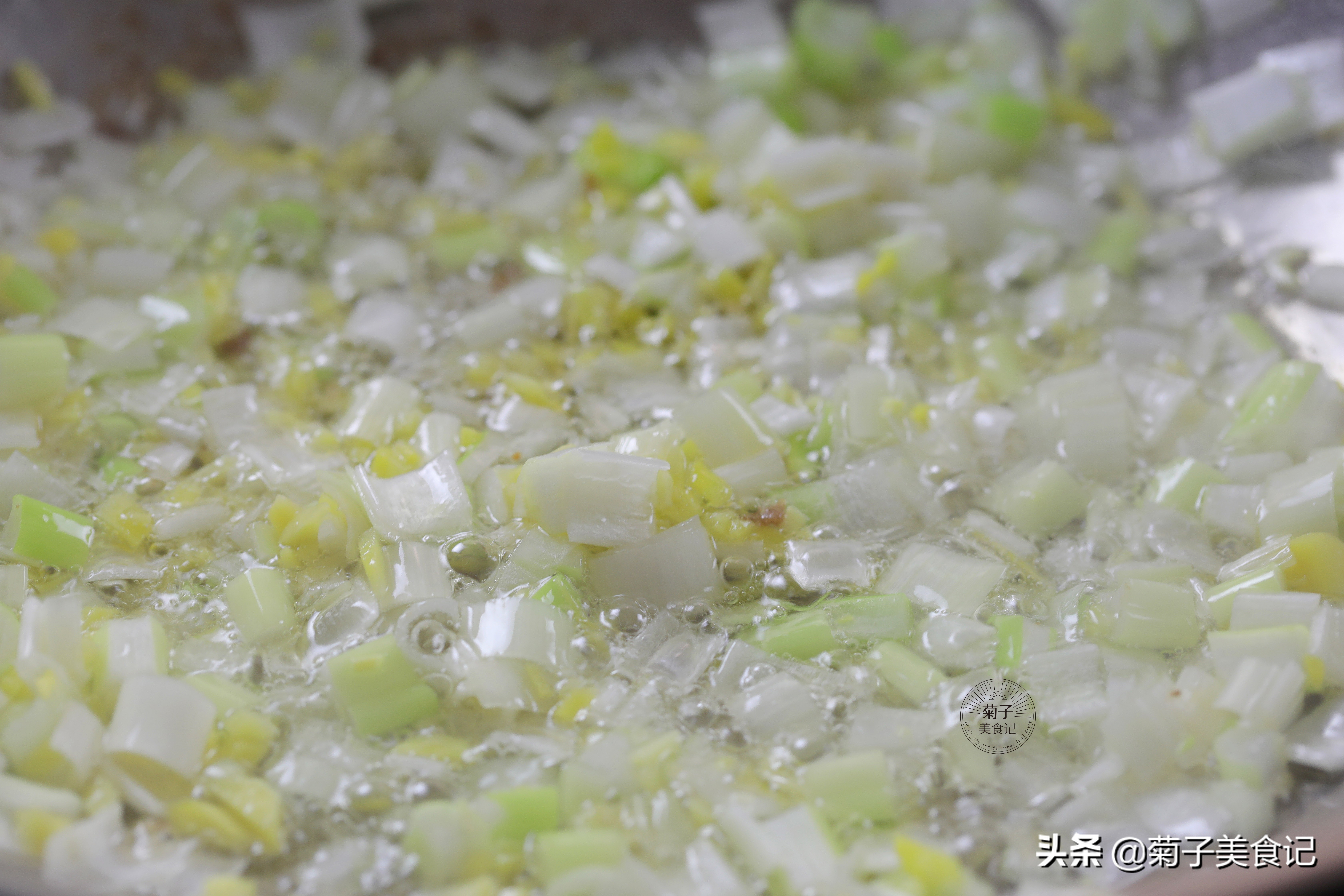 羊肉怎么炖着吃不柴没有膻味,羊肉现炖的好吃还是过夜的好吃