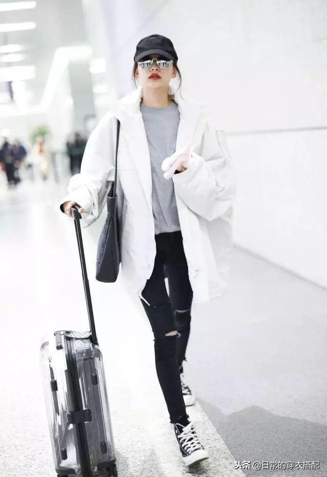 来看机场女王杨幂穿搭,杨幂穿搭机场秀