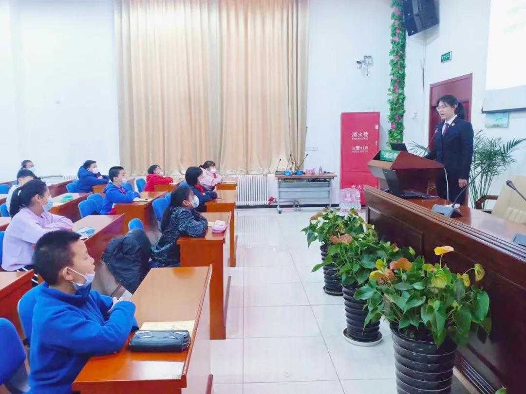 普法进万家法律宣传,法治进千校