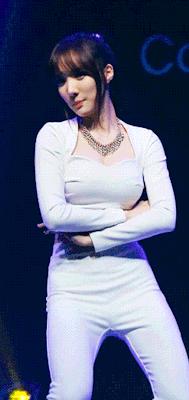 豪车旁边一辆自行车搞笑图,搞笑豪车旁边单车图