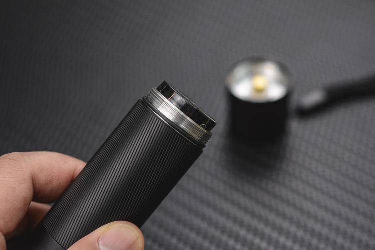 极蜂强光手电筒好吗,极蜂手电筒有哪些问题