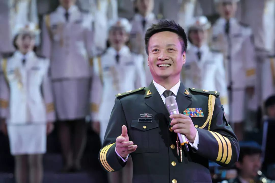 军旅歌唱家的经典歌曲,那些很有正能量的歌