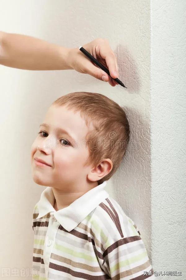 孩子身高长得慢,不都是缺钙,多数爸妈没重视,误了娃一辈子