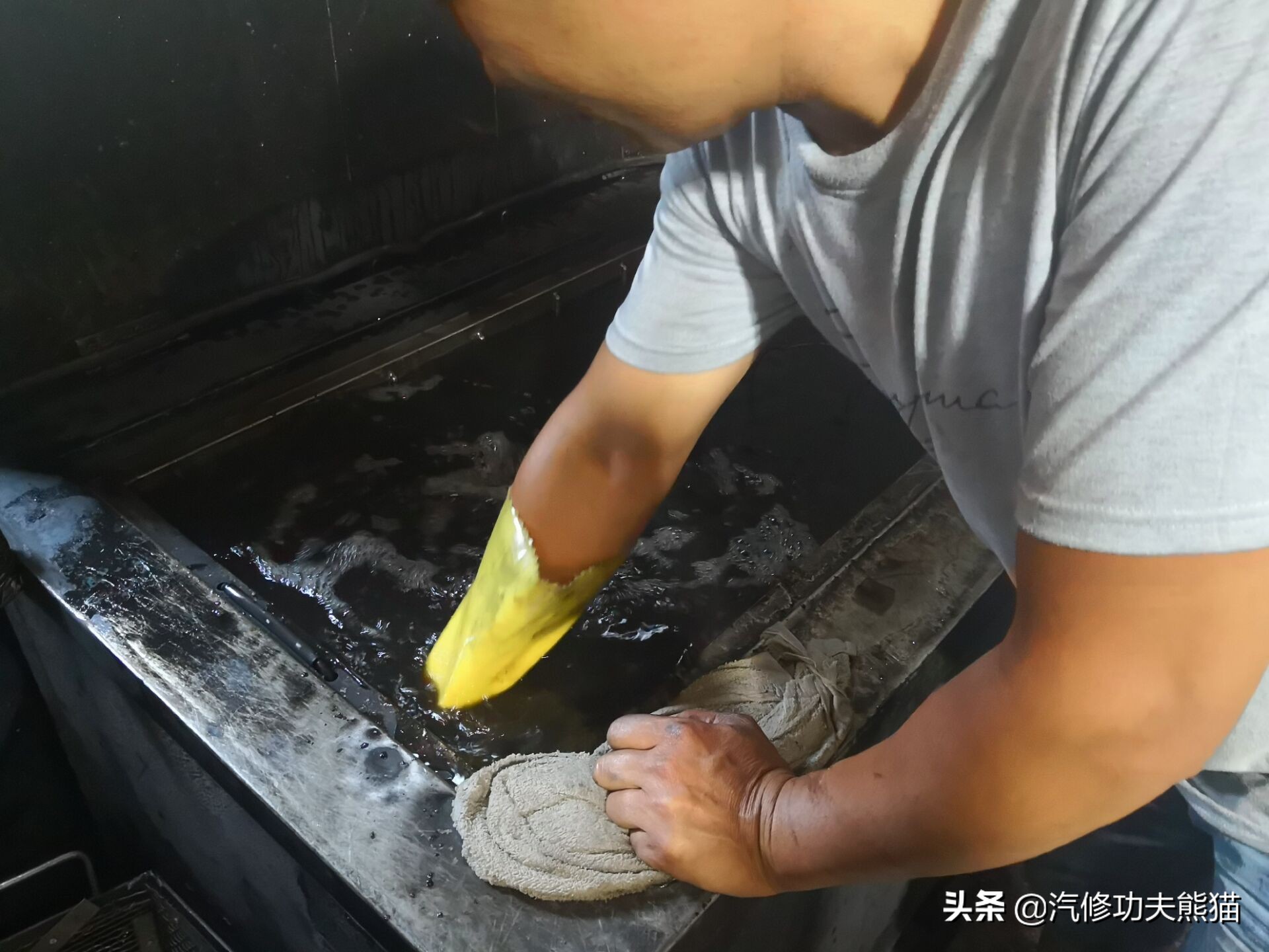 2017款途观丝绸之路1.8t烧机油吗,途观2015款1.8t四驱豪华版烧机油