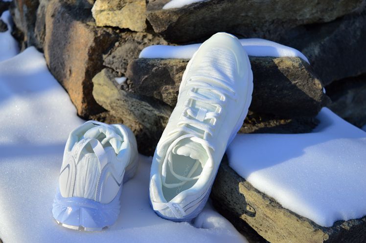 咕咚10k跑鞋和多威跑鞋哪个好,咕咚跑鞋10k和21k有什么区别