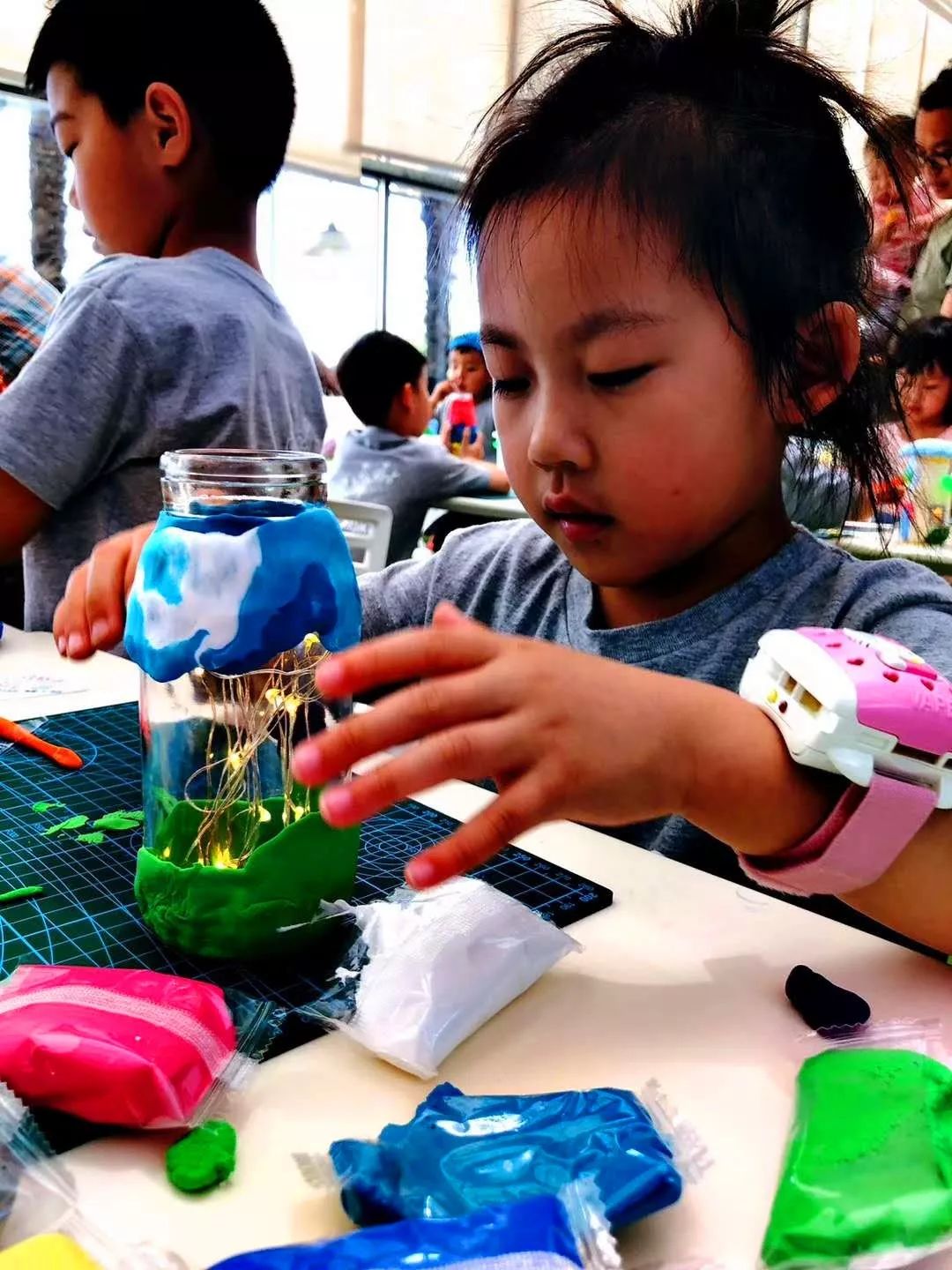 不靠娱乐设施、不接待散客、不主动宣传，这个庄园依然被引爆