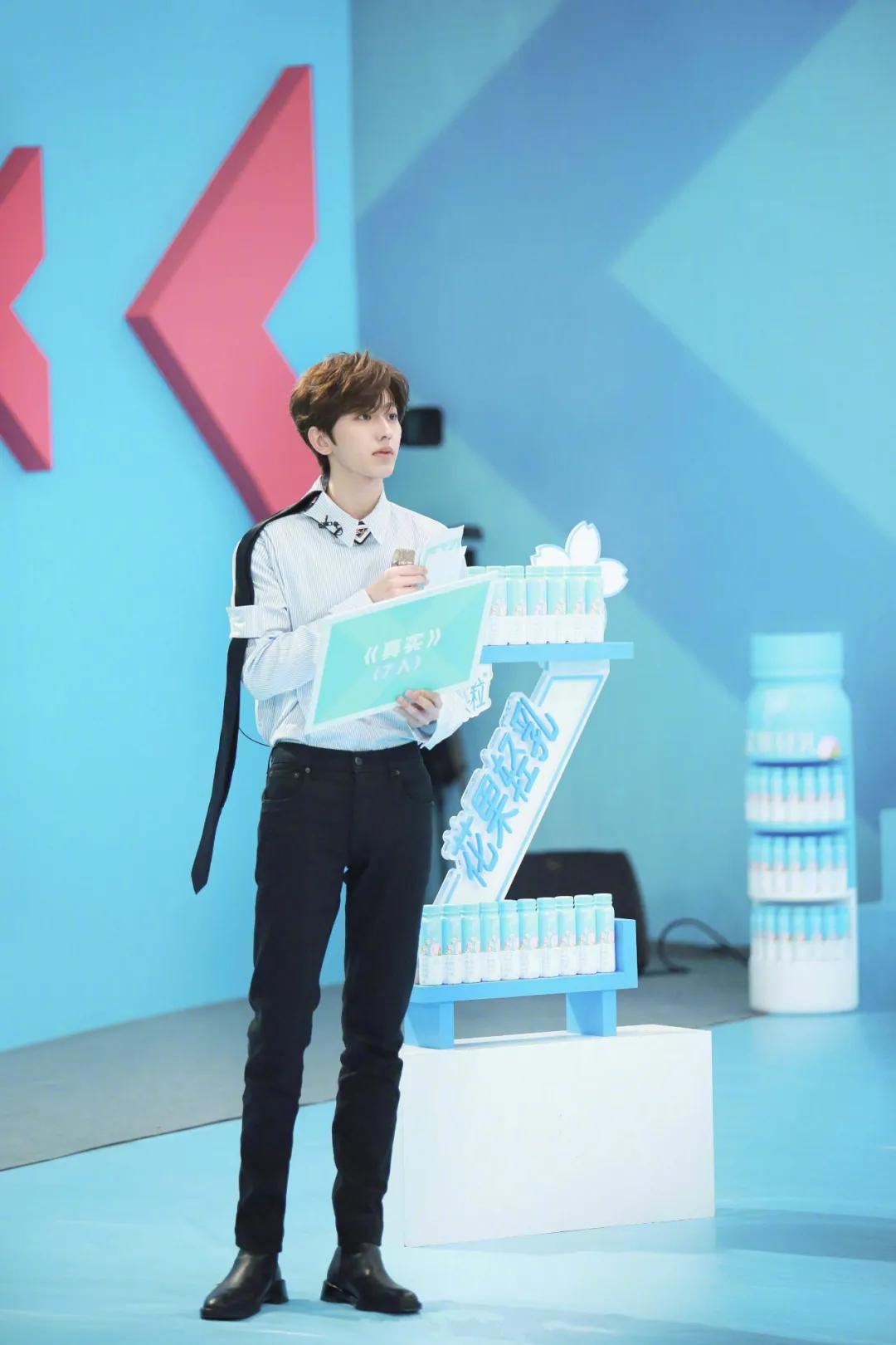 80年代复古港风男星,夏季穿搭最好看的男明星