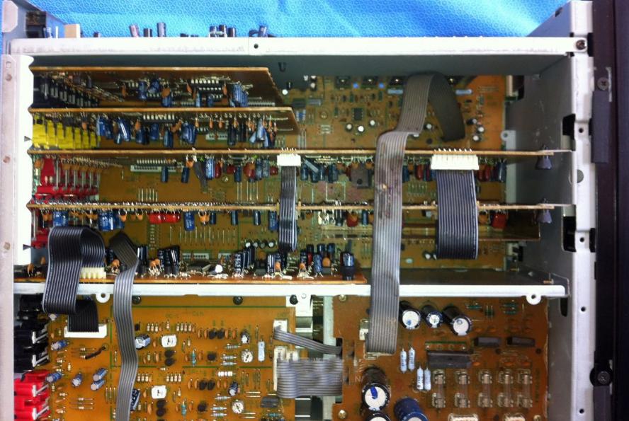 修一台建伍高端功放内部线路不亚于一台黑白电视机