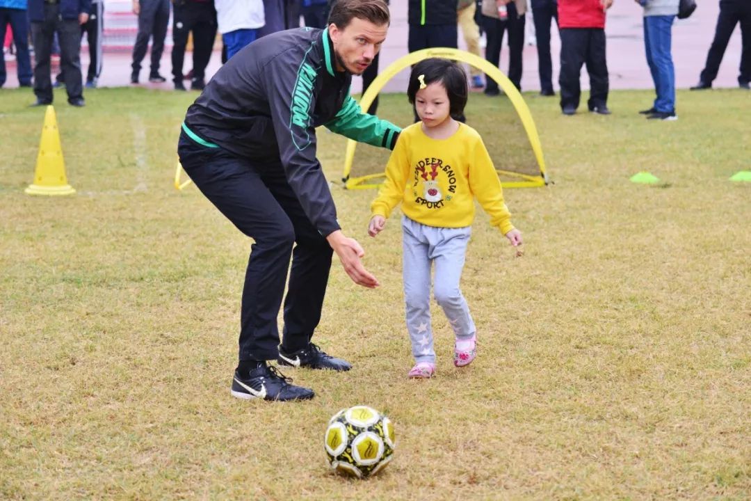 2019哈咘哈咘“小足球开启大梦想”福州市亲子嘉年华活动成功举办