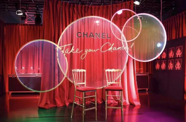 去看香奈儿香水展,感知香奈儿香水展2021展览图片