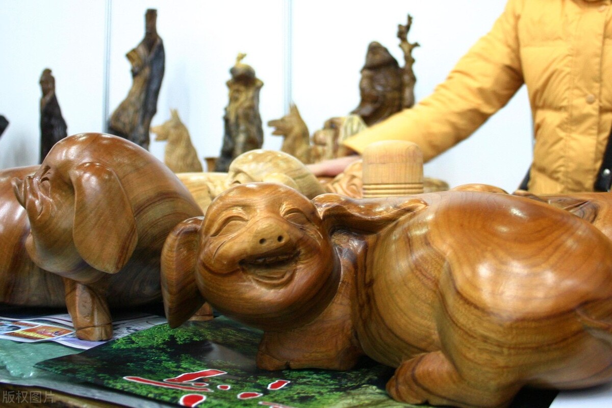 香樟木五斗柜真假,怎样辨别香樟木家具的真假