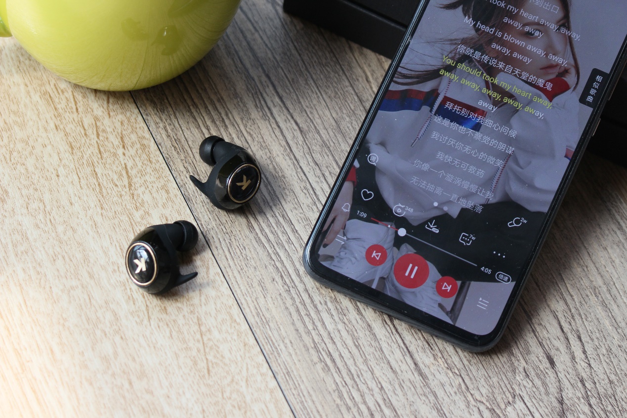 酷狗X5和苹果耳机对比,音质好无线耳机测评