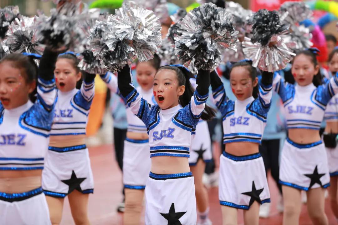 【“七个一”先锋在行动】呼和浩特市足球协会“万达分校足球基地”挂牌仪式在南门外小学万达分校举行