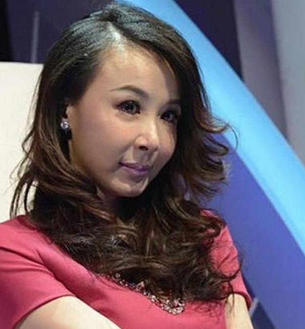 王菲谢霆锋年轻时的视频,王菲谢霆锋年轻时视频同台