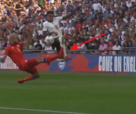 林加德进球庆祝动作素材,林加德庆祝动作鹤立鸡群