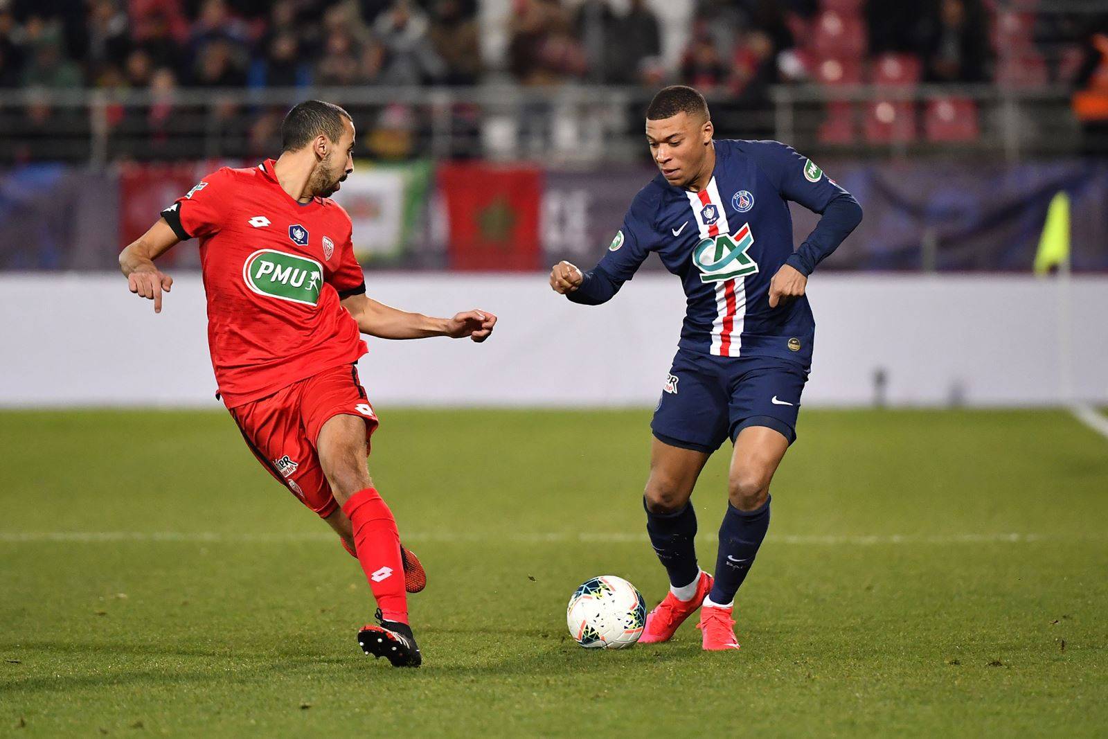 大巴黎3-1胜梅斯,大巴黎4-0第戎内马尔队长