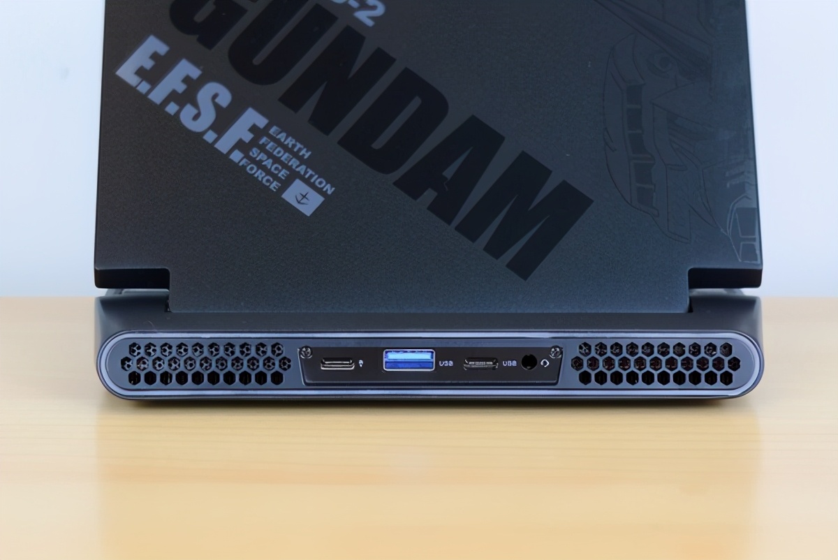 最新游戏笔记本电脑评测,小不点游戏好玩吗