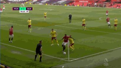 14秒覆盖球场+6脚将球传进球门!索式红魔霸气回应恶劣犯规,解气