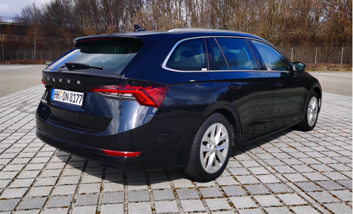 第四代斯柯达明锐国内版,明锐和高尔夫对比差别