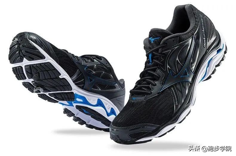跑道上跑马跑鞋推荐,跑马一般用什么跑鞋