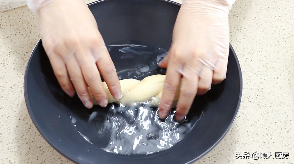 用酸奶和面可以做什么好吃的,用酸奶做的酸奶面团