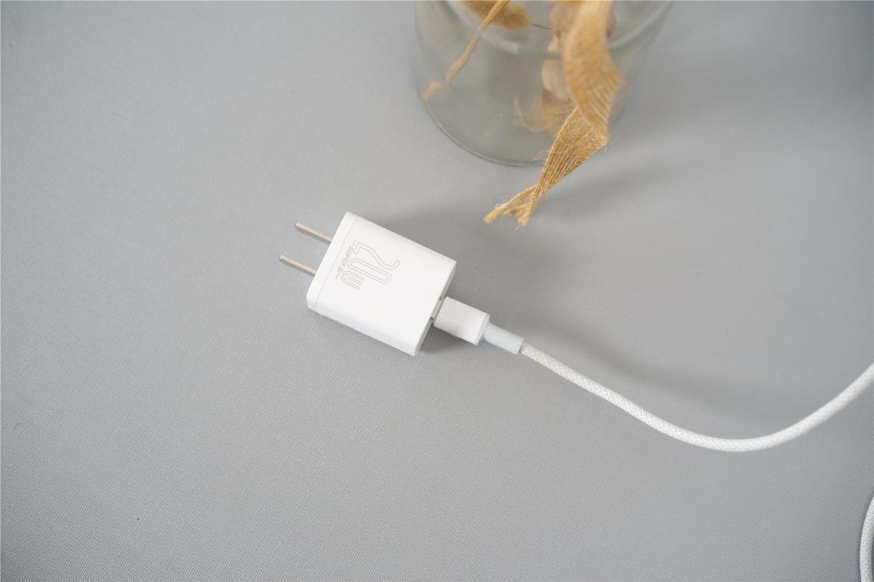 倍思苹果快充哪个系列好,倍思超级硅20w快充和氮化镓