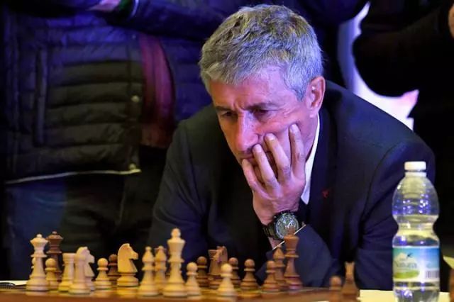 梅西公开质疑,梅西回应曾受过的质疑