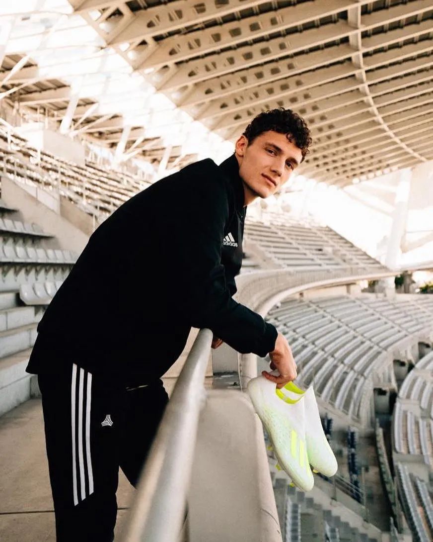 本杰明帕瓦尔现在在哪个球队,本杰明帕瓦尔足球