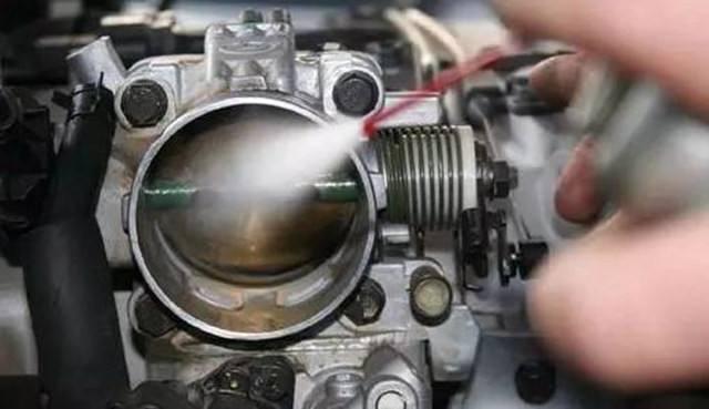 汽车越开越没劲？老司机：这个零件有毛病，自己动手清理就搞定