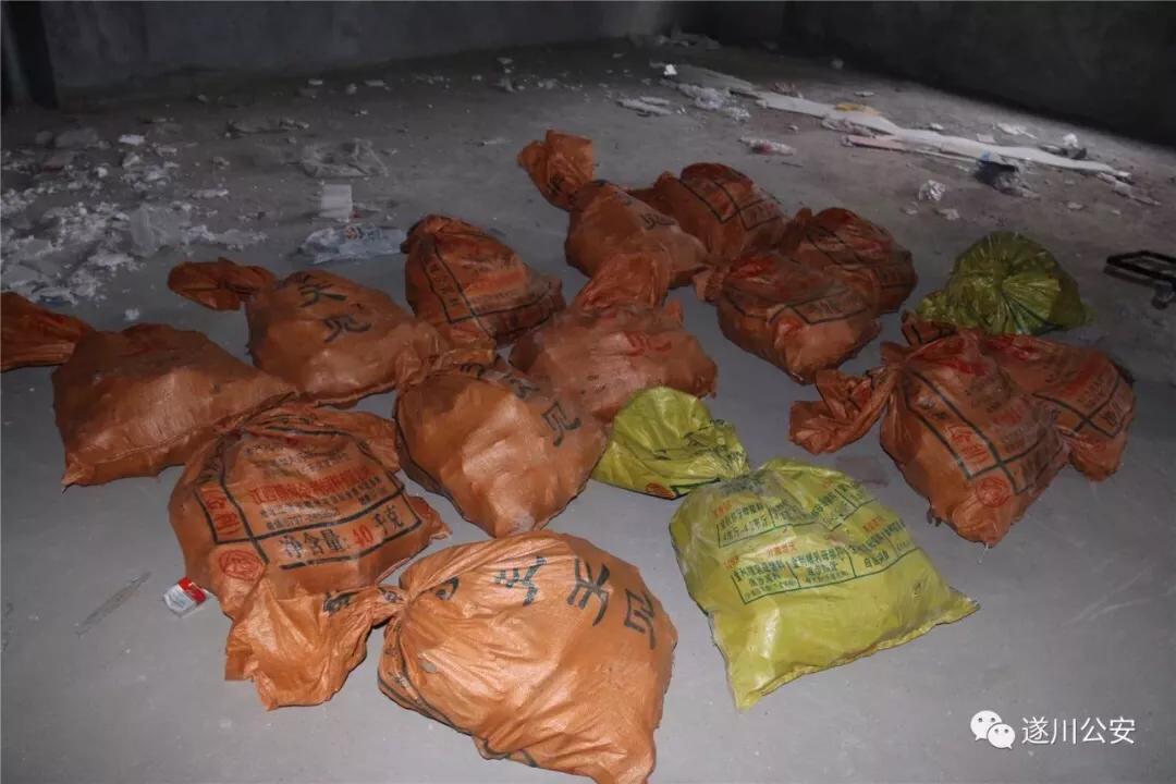 男子沉迷赌博欠债数百万,小伙子沉溺赌博背负上百万元债务